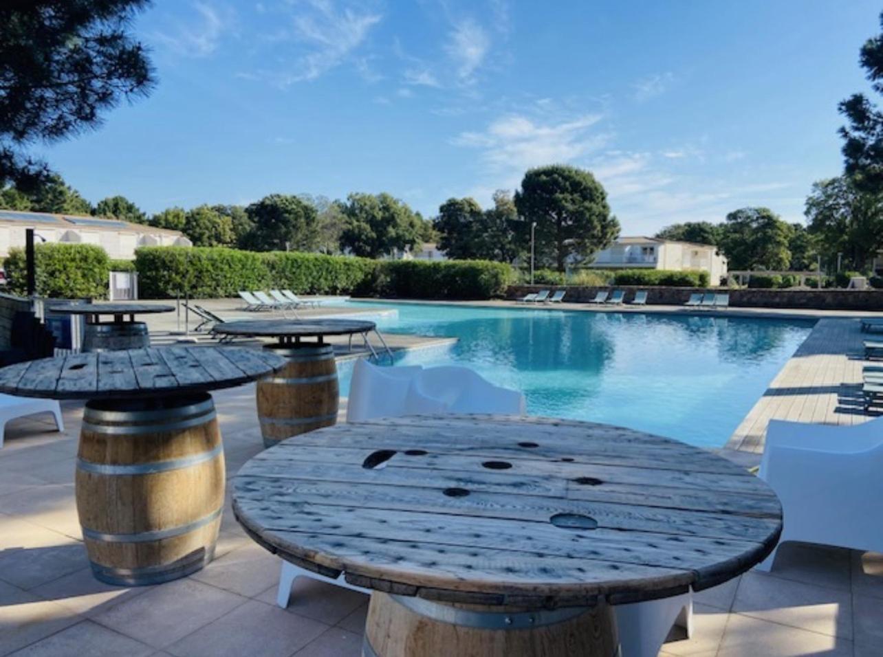 Fiori Di Cala Rossa Residence Hoteliere Lecci Exterior foto