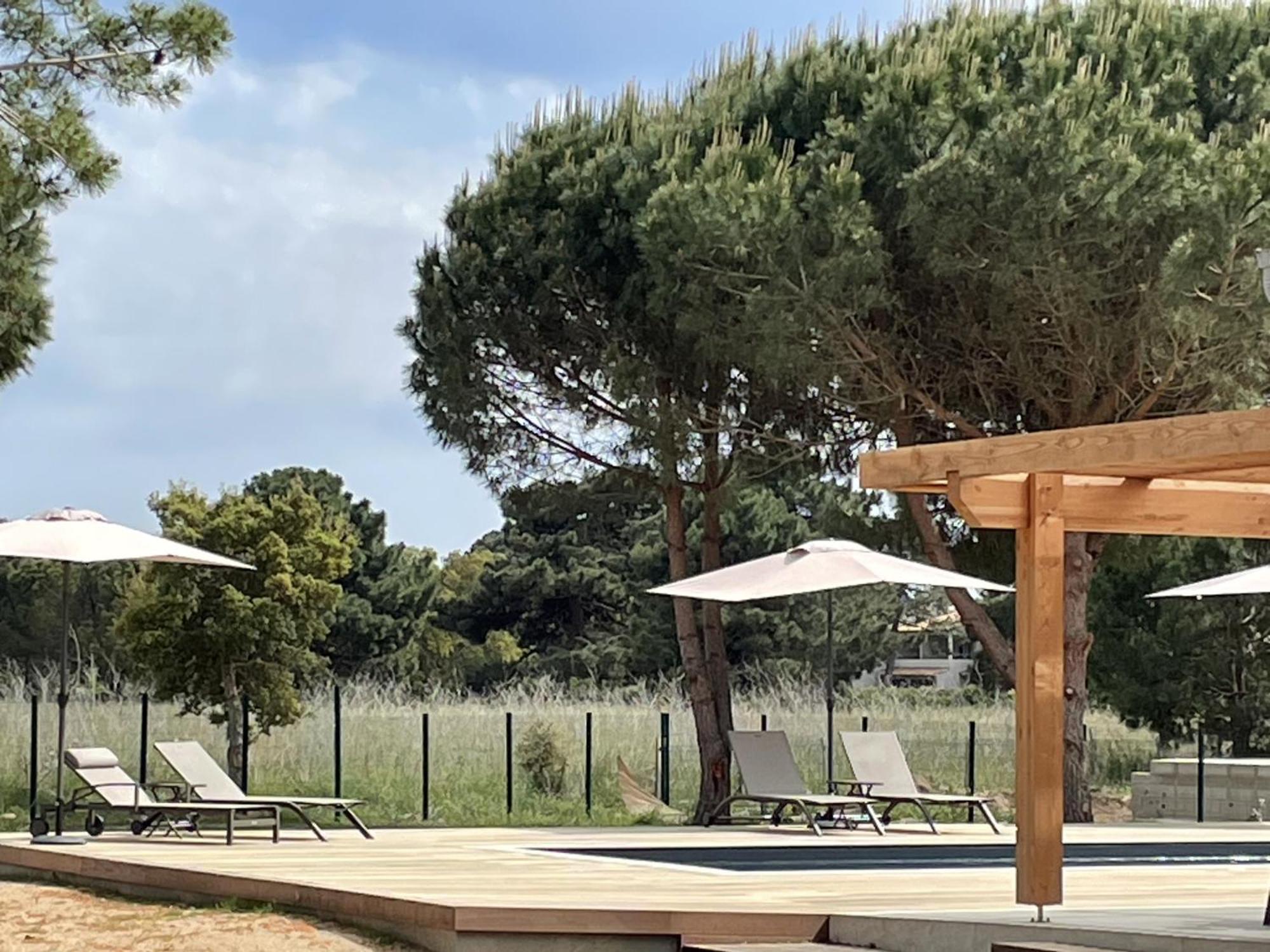 Fiori Di Cala Rossa Residence Hoteliere Lecci Exterior foto