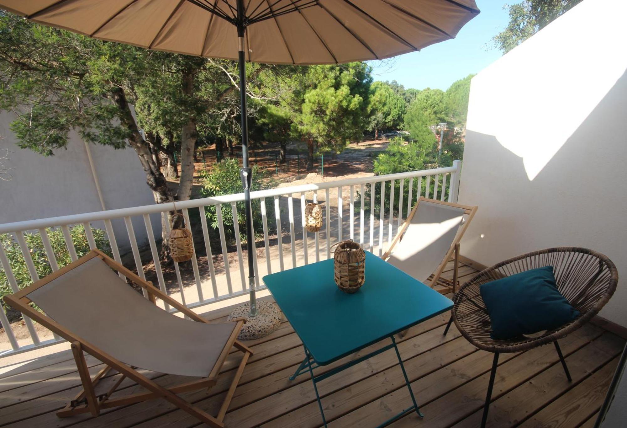Fiori Di Cala Rossa Residence Hoteliere Lecci Exterior foto