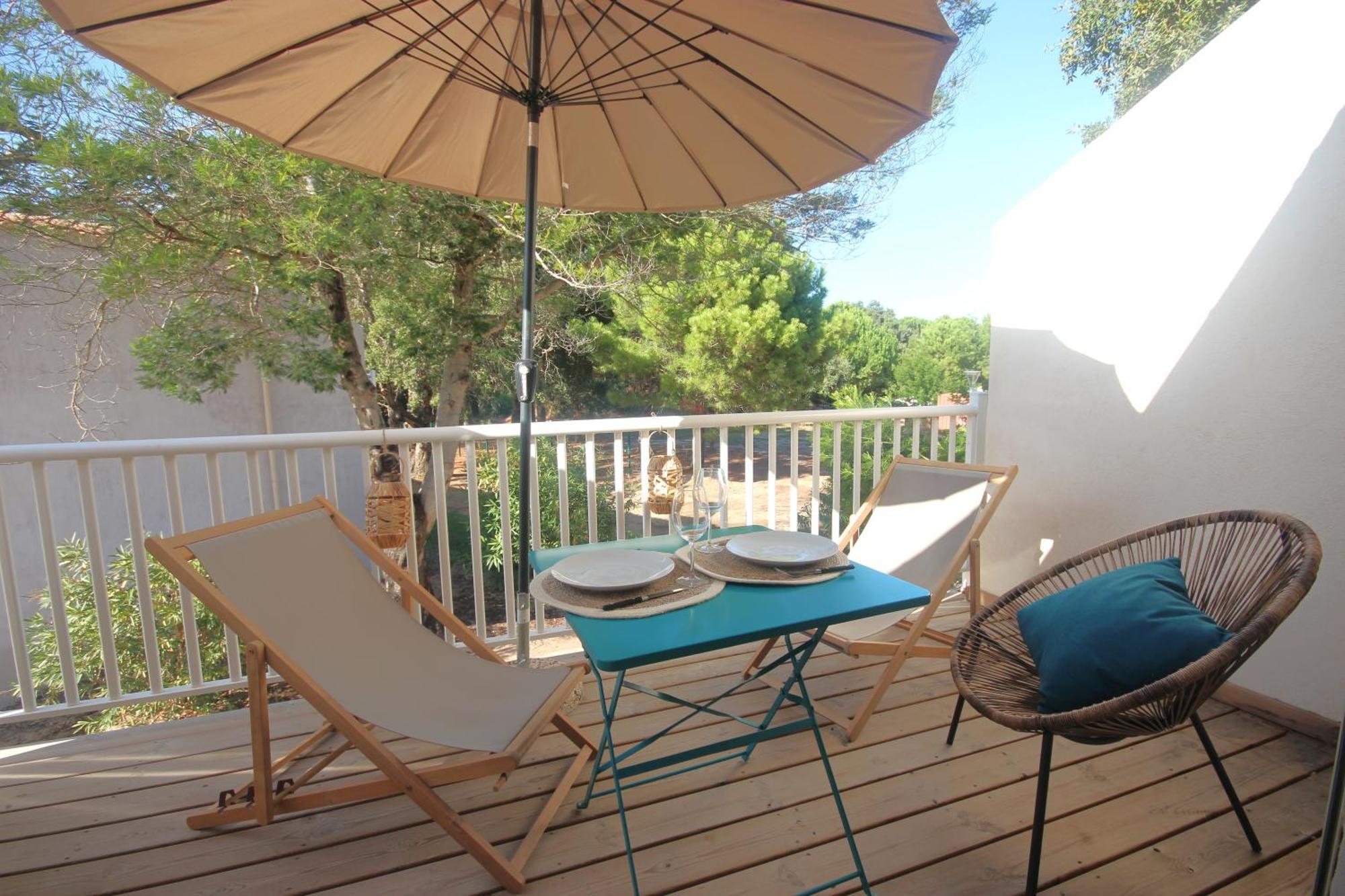 Fiori Di Cala Rossa Residence Hoteliere Lecci Exterior foto
